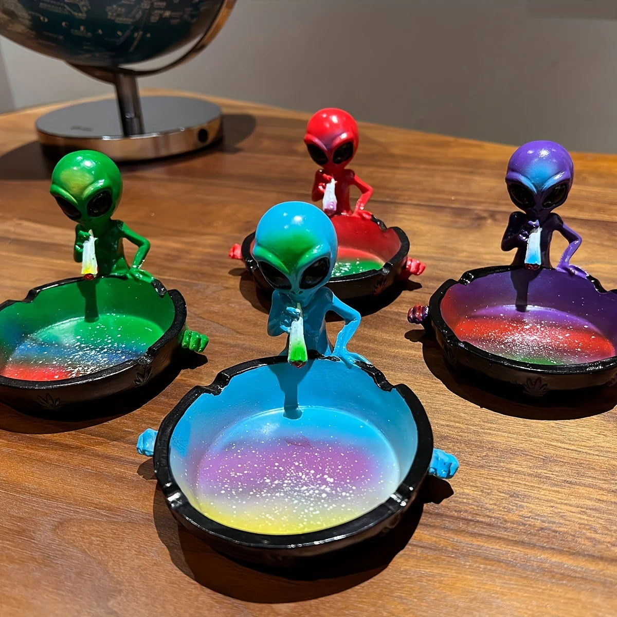 Puffing Alien Ashtray